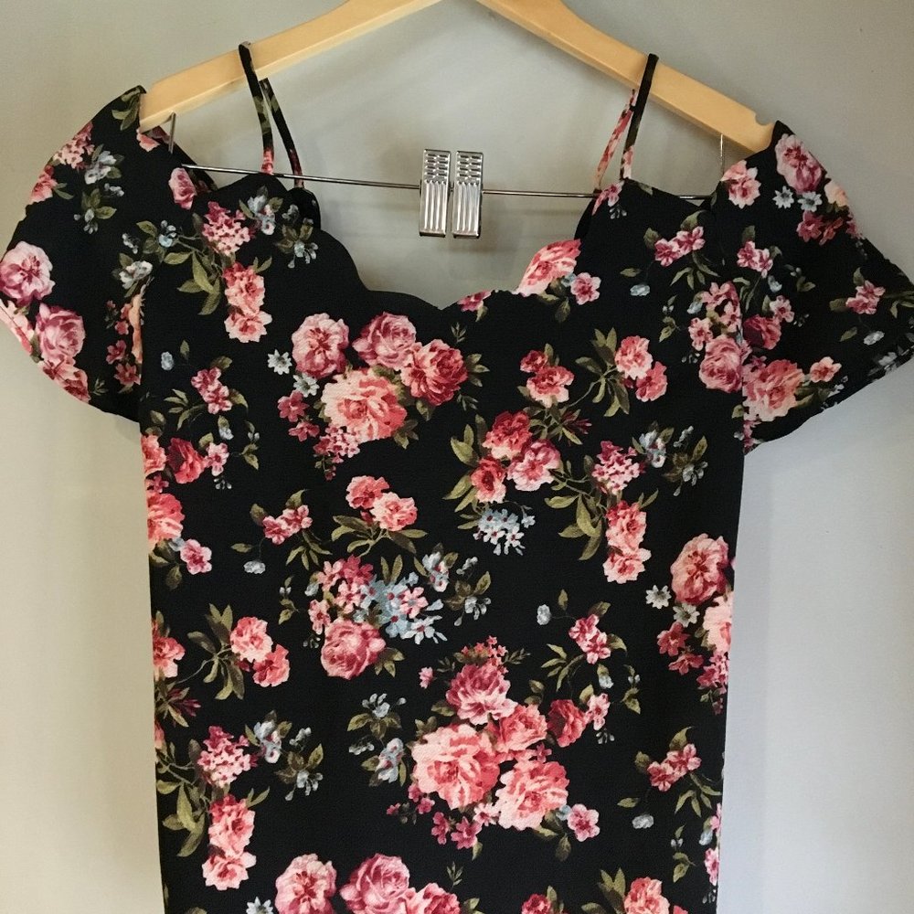 Monteau Los Angeles Black & Pink Floral Top Medium